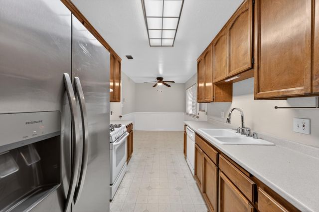 144 Withington Ave, Rio Linda, CA 95673