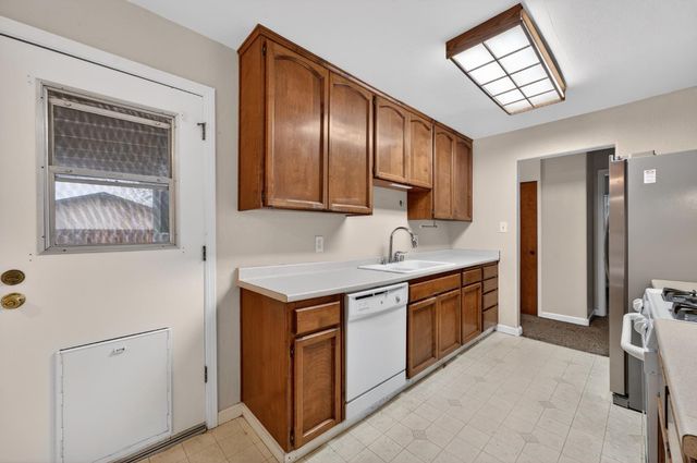 144 Withington Ave, Rio Linda, CA 95673