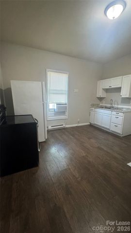 617 Pinoca Street, Charlotte, NC 28208