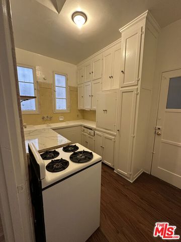 5564 W 6th Street 6, Los Angeles, CA 90036