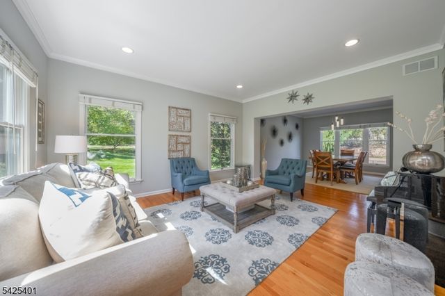 2 Trails End Ct, Westfield Town, NJ 07090