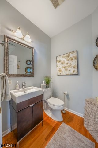 2 Trails End Ct, Westfield Town, NJ 07090