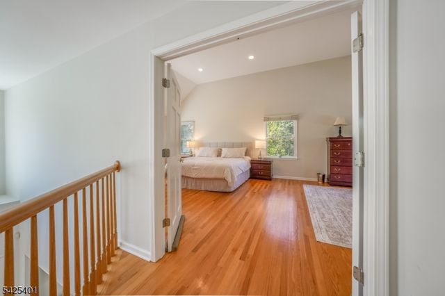 2 Trails End Ct, Westfield Town, NJ 07090