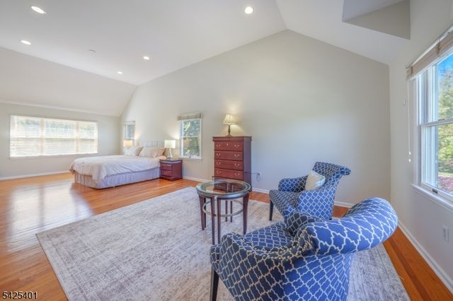 2 Trails End Ct, Westfield Town, NJ 07090