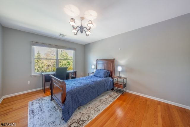 2 Trails End Ct, Westfield Town, NJ 07090