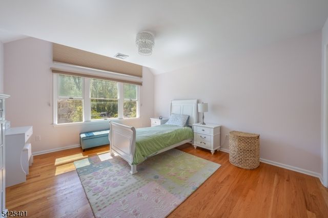 2 Trails End Ct, Westfield Town, NJ 07090