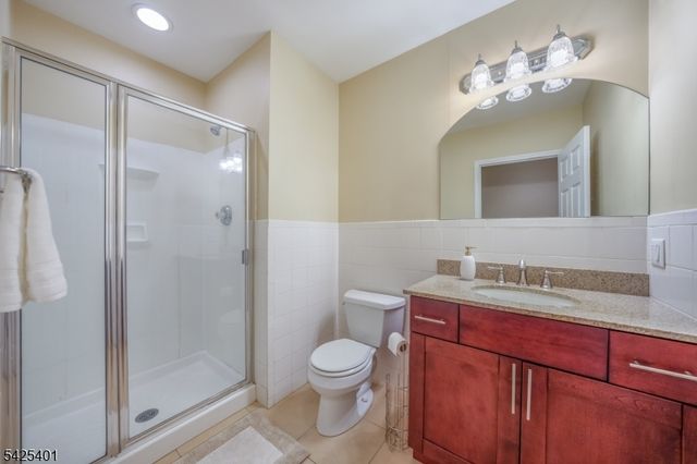 2 Trails End Ct, Westfield Town, NJ 07090