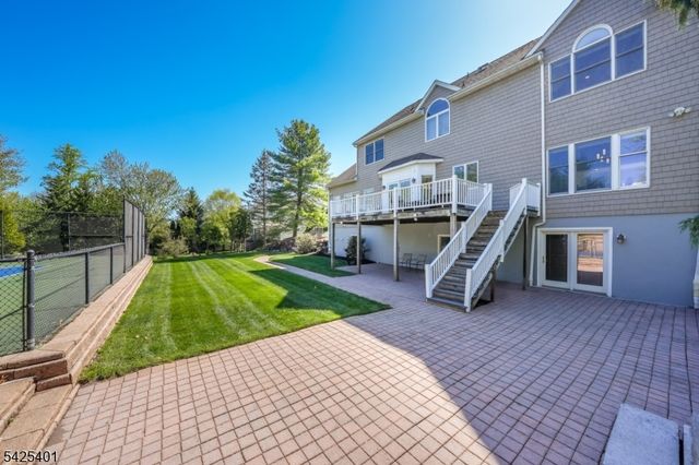 2 Trails End Ct, Westfield Town, NJ 07090