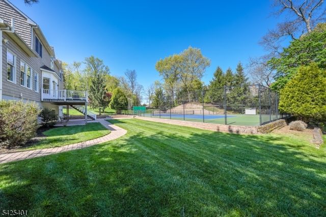 2 Trails End Ct, Westfield Town, NJ 07090