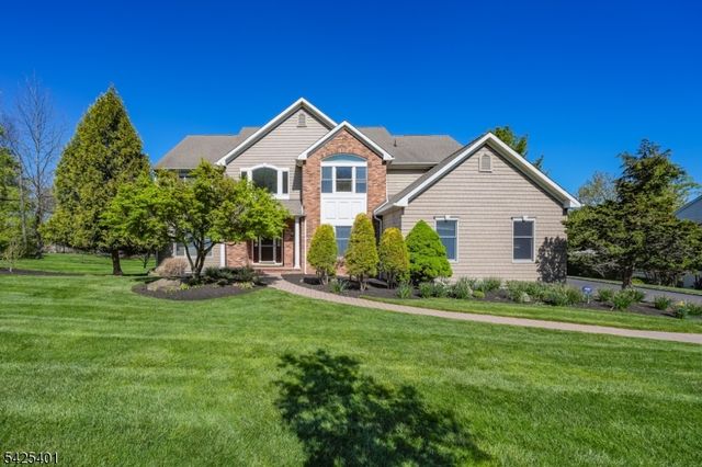 2 Trails End Ct, Westfield Town, NJ 07090