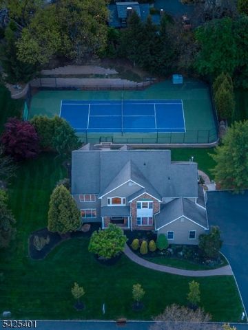 2 Trails End Ct, Westfield Town, NJ 07090