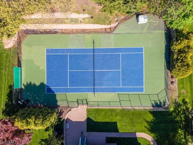 2 Trails End Ct, Westfield Town, NJ 07090