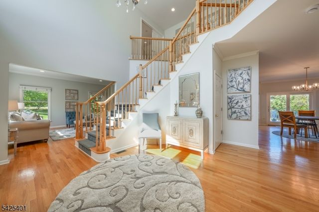 2 Trails End Ct, Westfield Town, NJ 07090