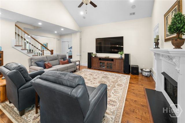 25 Crestwood Drive, Savannah, GA 31405