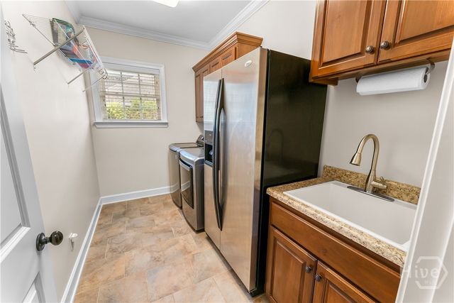 25 Crestwood Drive, Savannah, GA 31405