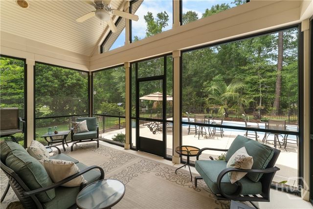 25 Crestwood Drive, Savannah, GA 31405