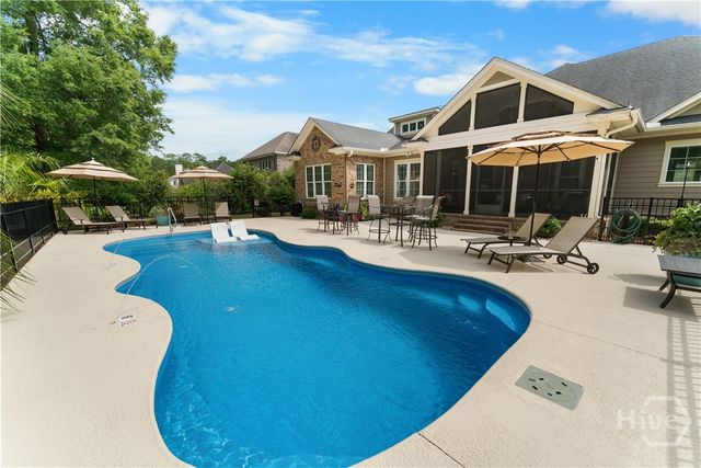 25 Crestwood Drive, Savannah, GA 31405