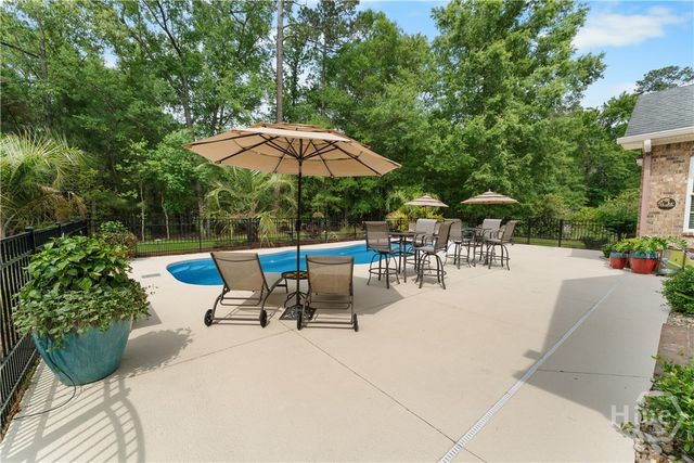 25 Crestwood Drive, Savannah, GA 31405