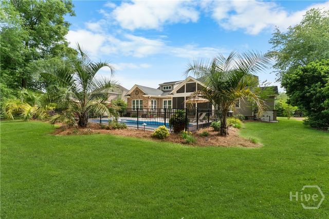 25 Crestwood Drive, Savannah, GA 31405