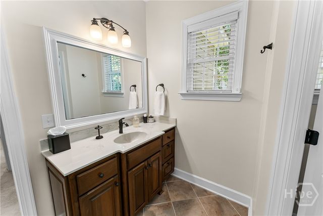25 Crestwood Drive, Savannah, GA 31405