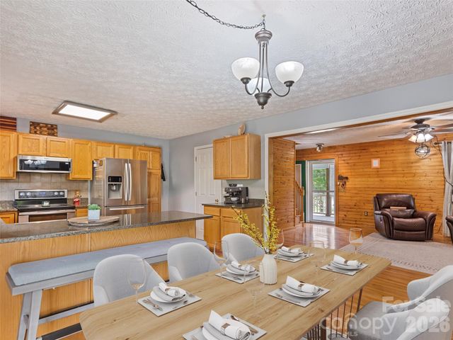 222 Thistle Ridge, Clyde, NC 28721