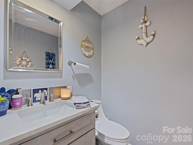222 Thistle Ridge, Clyde, NC 28721