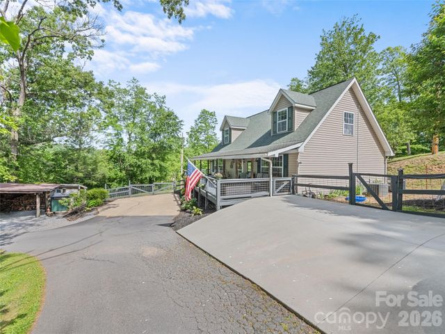 222 Thistle Ridge, Clyde, NC 28721