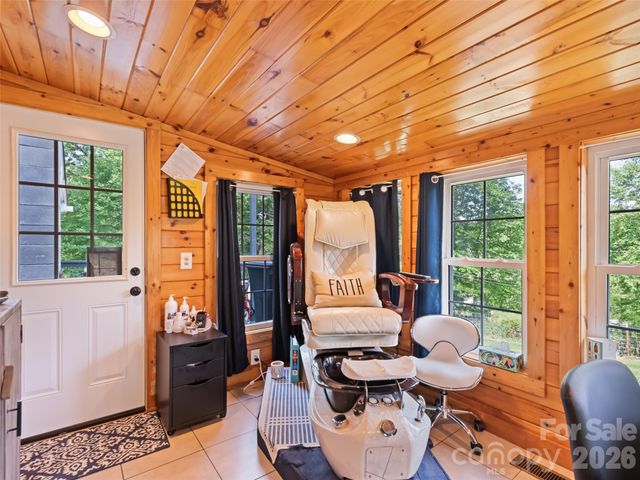 222 Thistle Ridge, Clyde, NC 28721