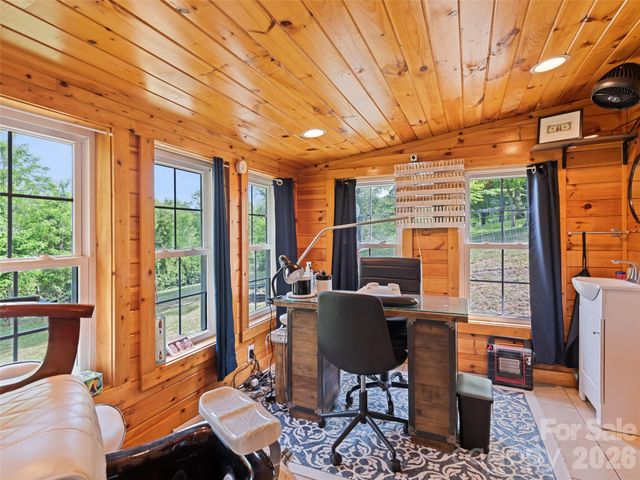 222 Thistle Ridge, Clyde, NC 28721