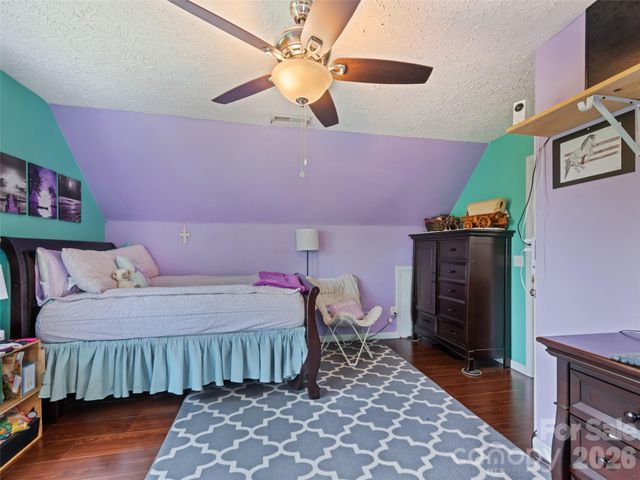 222 Thistle Ridge, Clyde, NC 28721