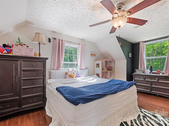 222 Thistle Ridge, Clyde, NC 28721