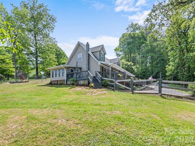 222 Thistle Ridge, Clyde, NC 28721