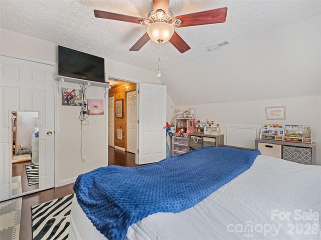 222 Thistle Ridge, Clyde, NC 28721