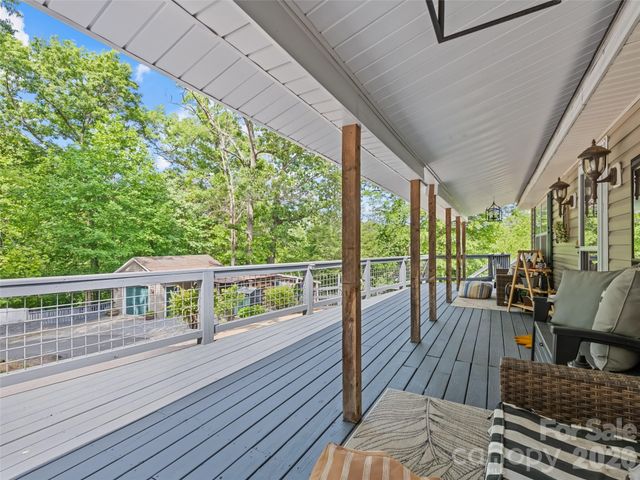 222 Thistle Ridge, Clyde, NC 28721