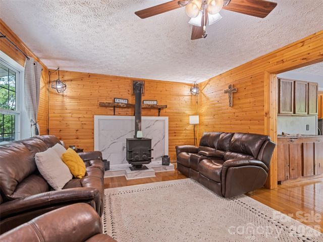 222 Thistle Ridge, Clyde, NC 28721