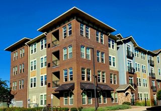 670 E Algonquin Road 4202, Schaumburg, IL 60173