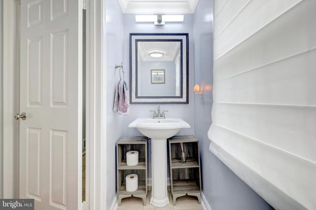 3147 KINROSS CIR, Herndon, VA 20171