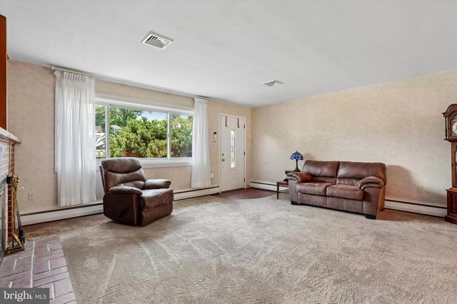 511 CHARLES DR, King Of Prussia, PA 19406