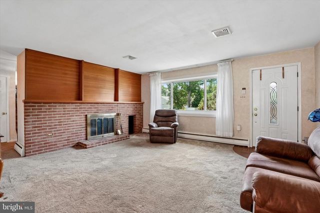 511 CHARLES DR, King Of Prussia, PA 19406