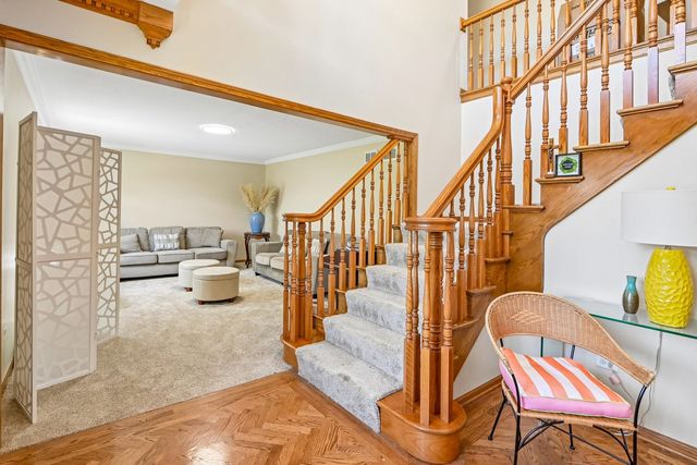 7916 Dooneen Avenue, Tinley Park, IL 60477
