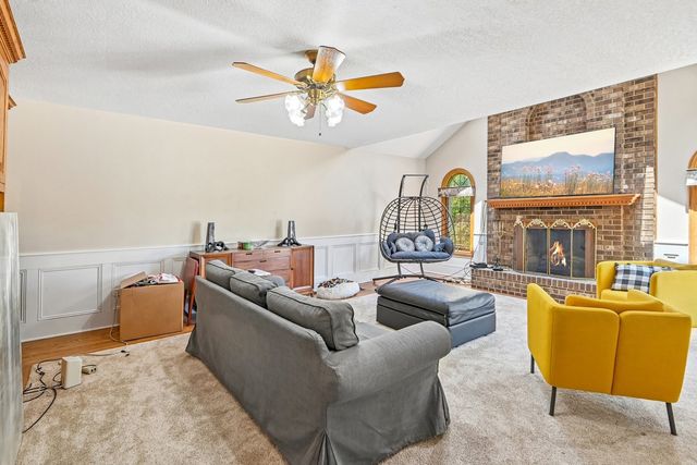 7916 Dooneen Avenue, Tinley Park, IL 60477