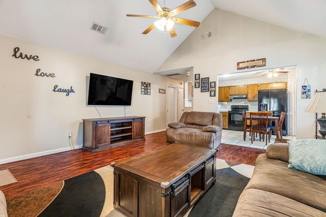 309 Woodland Park Circle, Mary Esther, FL 32569