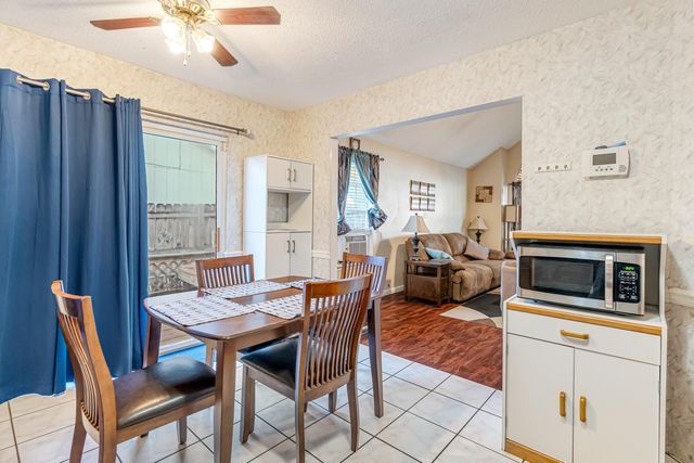 309 Woodland Park Circle, Mary Esther, FL 32569