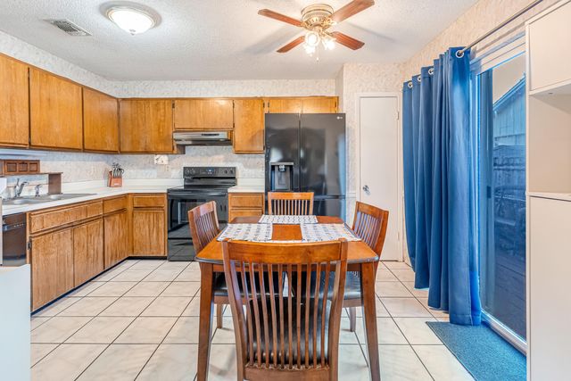 309 Woodland Park Circle, Mary Esther, FL 32569