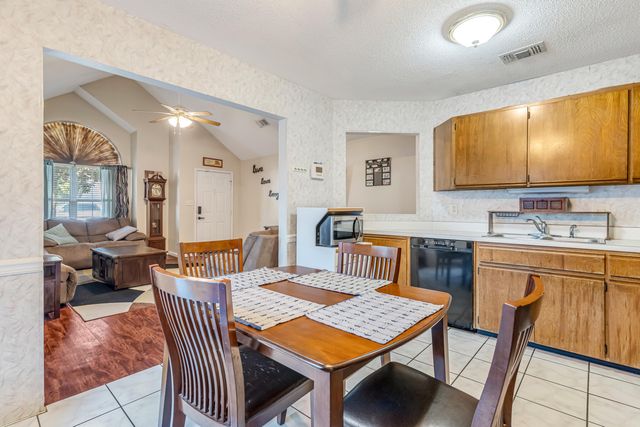 309 Woodland Park Circle, Mary Esther, FL 32569