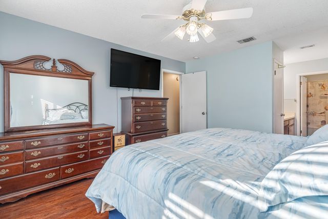 309 Woodland Park Circle, Mary Esther, FL 32569