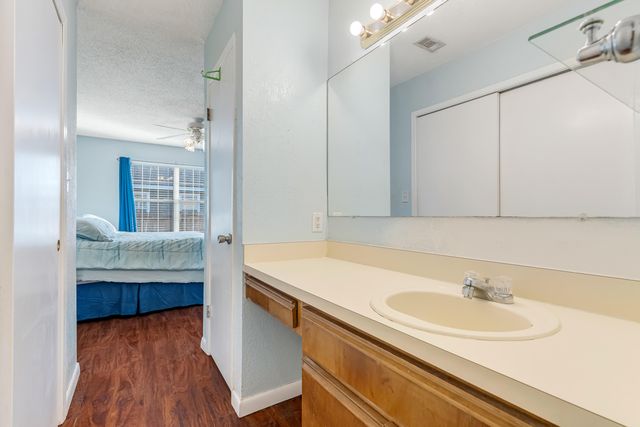 309 Woodland Park Circle, Mary Esther, FL 32569