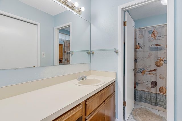 309 Woodland Park Circle, Mary Esther, FL 32569