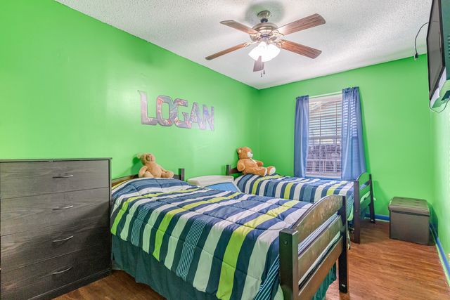 309 Woodland Park Circle, Mary Esther, FL 32569