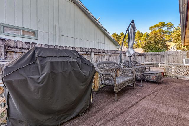 309 Woodland Park Circle, Mary Esther, FL 32569